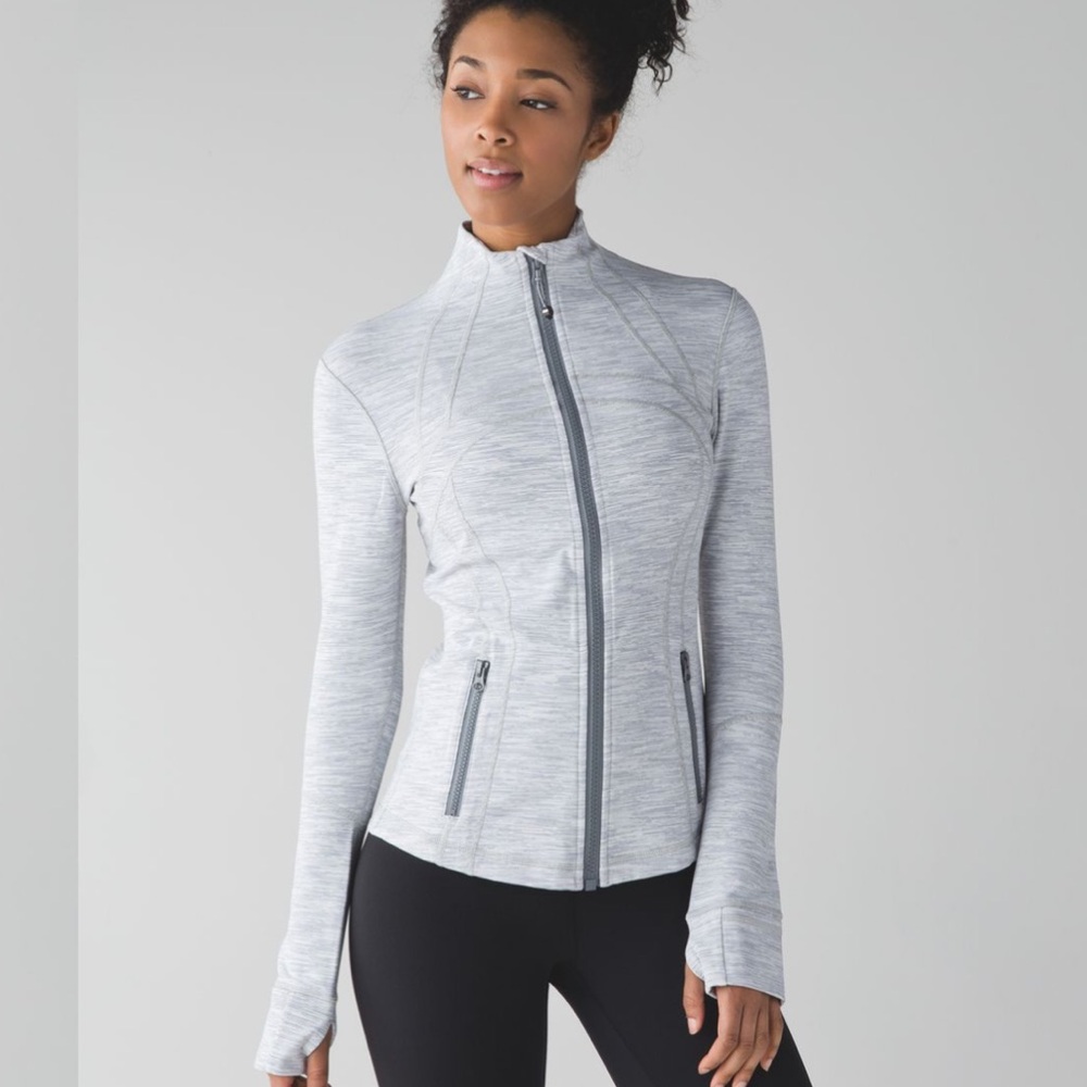 Lululemon Define Wee Are From Space Nimbus Battleship (First Release) Size 10